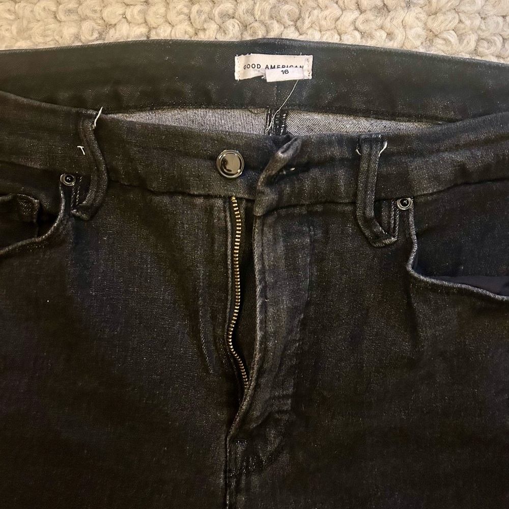 Good American Black Ankle Cropped Jeans